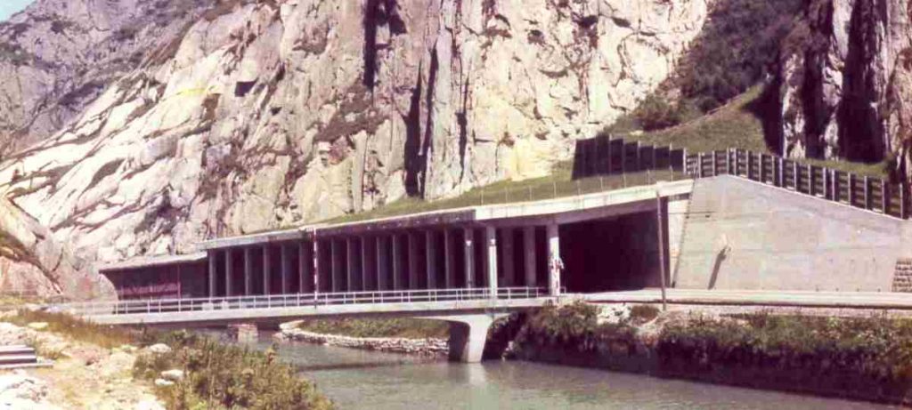 0201.1 - 1972 - Tunnelbau - Andermatt, Lawinengalerie Urnerloch§