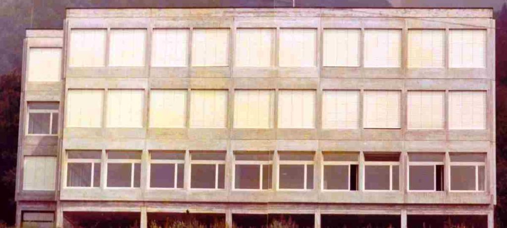 0201.1 - 1973 - Flüelen, Schulhaus Gehren§