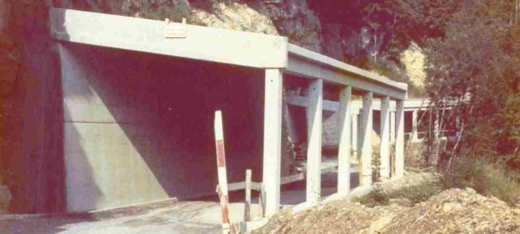 0201.1 - 1973 - Sisikon-Riemenstalden, Lawinengalerie Chämlezen