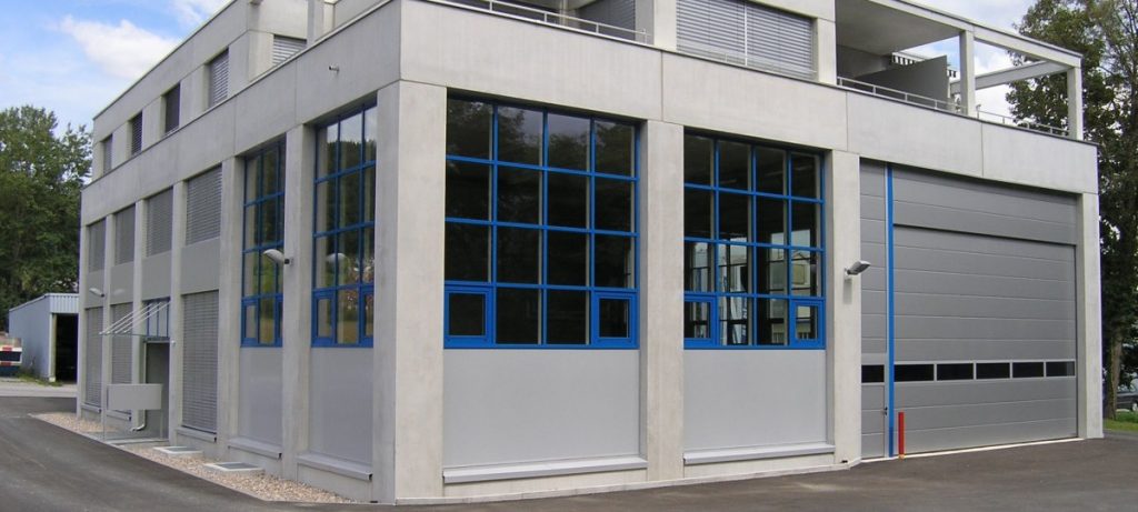0300.18 - 2011.2 - Industriefassade - Weiningen, Betriebsgebäude Richi AG