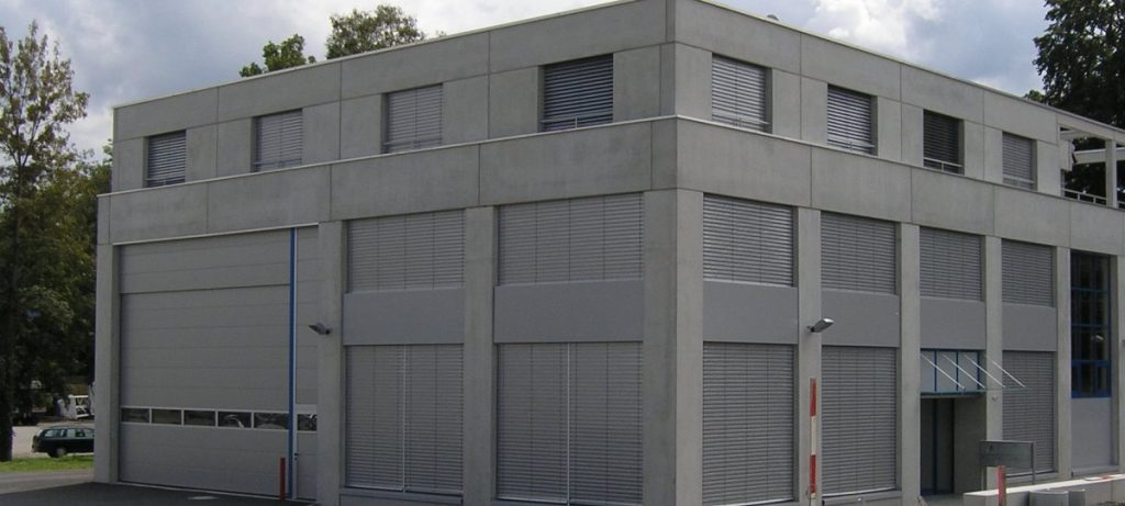 0300.18 - 2011.3 - Industriefassade - Weiningen, Betriebsgebäude Richi AG