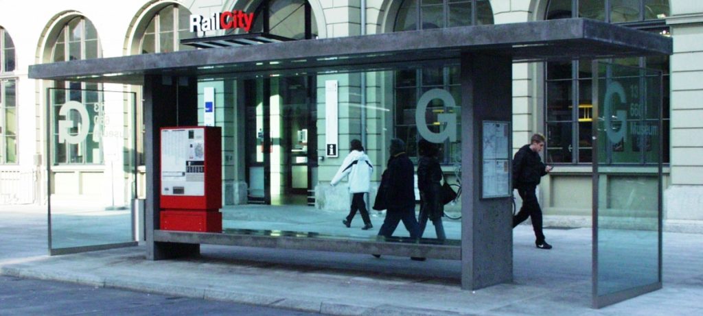0300.19 - 2011.1 - Umgebung - Winterthur, Wartehäuser Bushaltestelle
