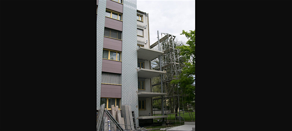 2010.2 Bassersdorf, Auenring 33-37, Balkonerweiterung SILU 4