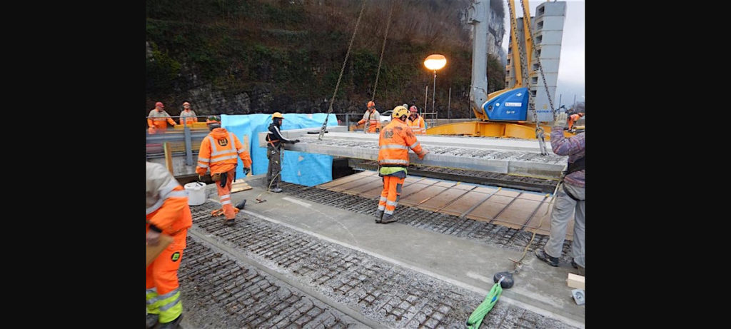 2018.7 N4 neue Axenstrasse, Fahrbahnplatten zw. Brunnen - Sisikon