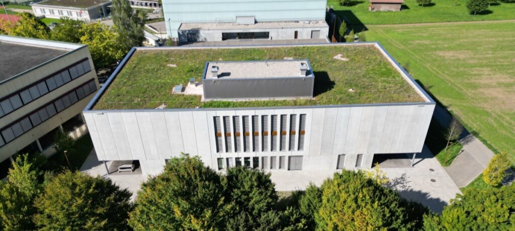 2017.8 Buchs ZH Schulhaus Petermoos